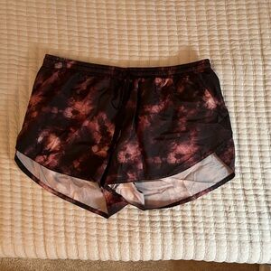 Old Navy Active 3” Dolphin Hem Shorts